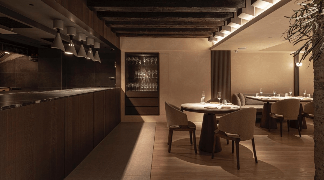 ÉCRU 法式餐廳-預付訂金 2000 元折抵 | 每位贈 2 杯 Wine Pairing ( 一紅一白 )