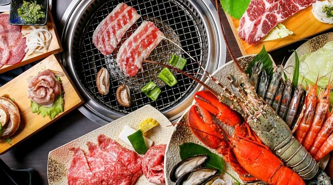 燒肉眾精緻炭火燒肉 淡水老街店-豪華饗宴 $879｜每桌贈 1 瓶飲品