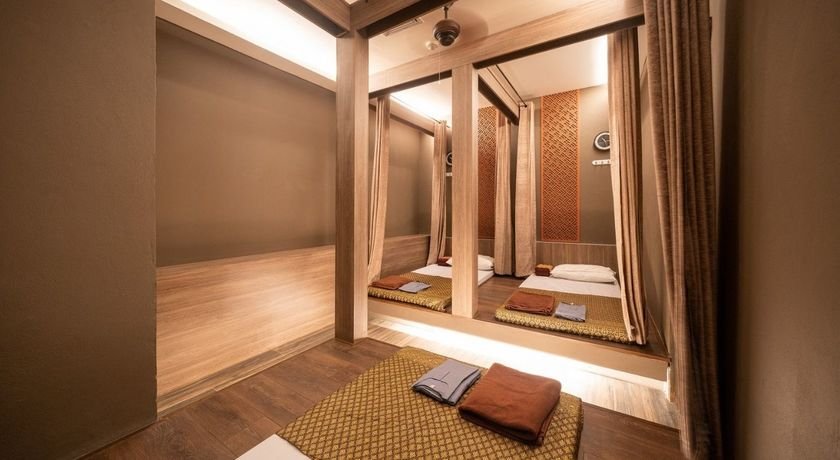 Relax Time Massage and Spa (Esplanade Ratchadaphisek)-傳統泰式按摩 60/90/120 分鐘