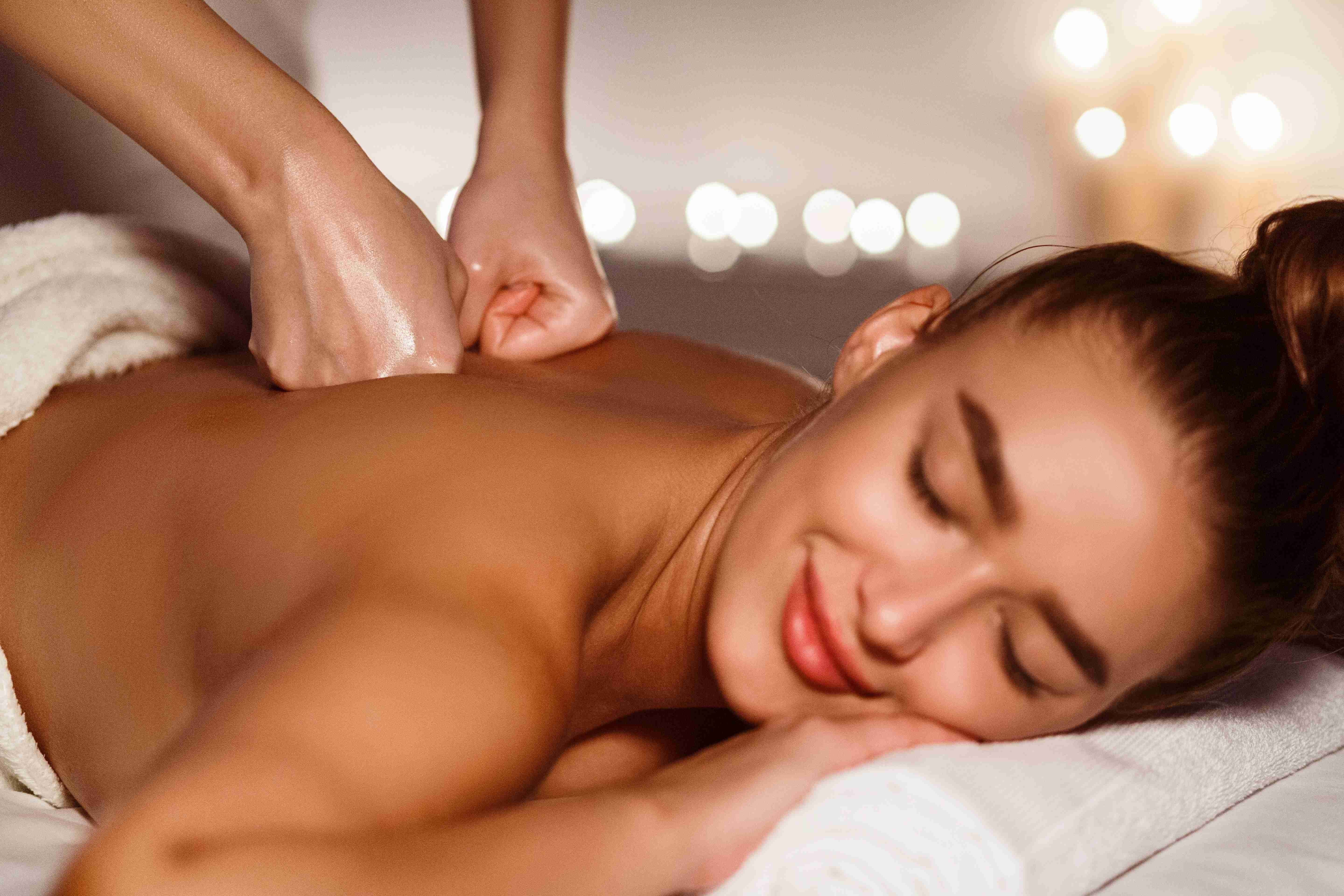 Relax Time Massage and Spa (Silom Complex)-4 手部按摩（2 位治療師）60/90 分鐘