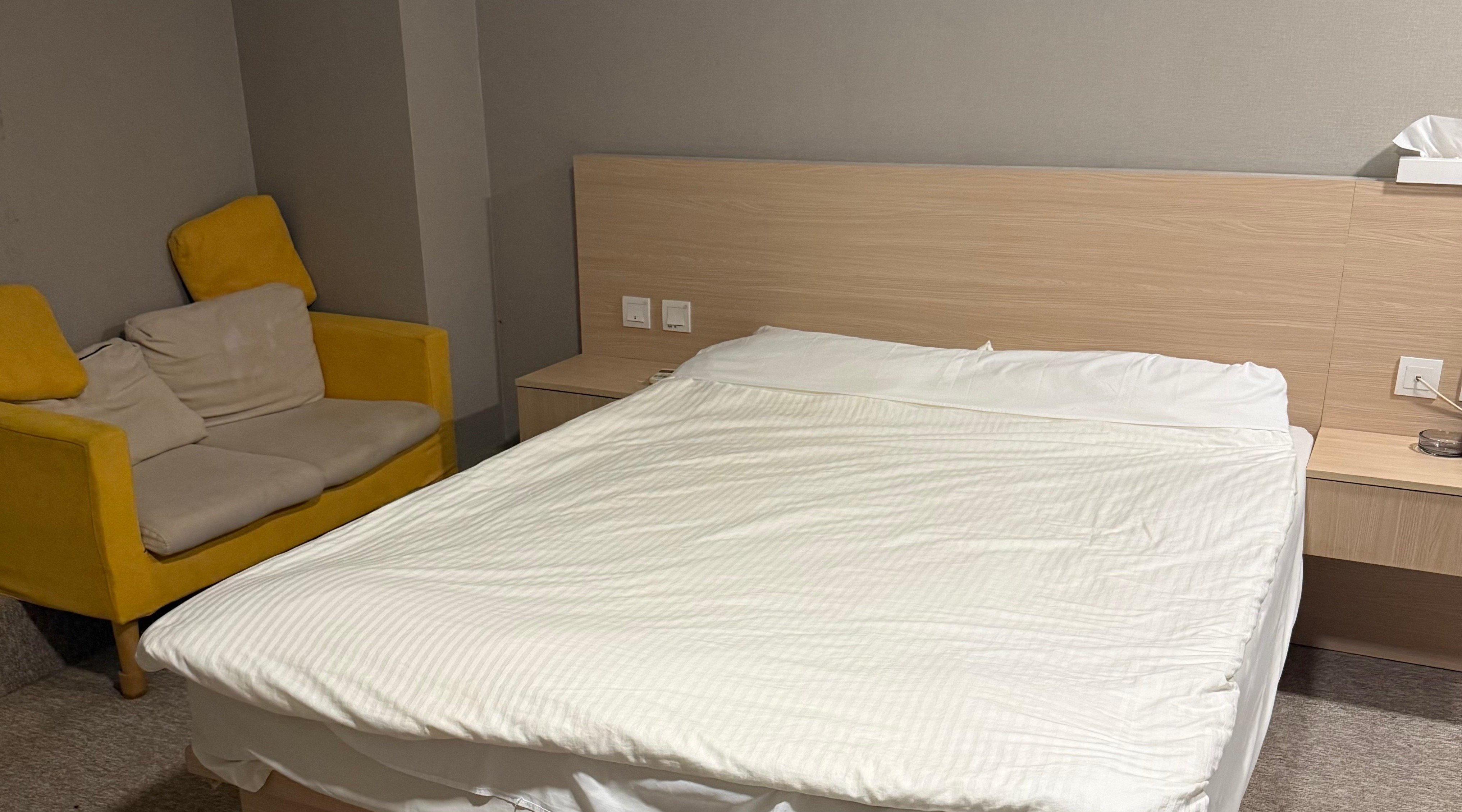 中港旅店 China (HK) Motel-豪華大床客房｜時鐘酒店過夜｜23:00-10:00