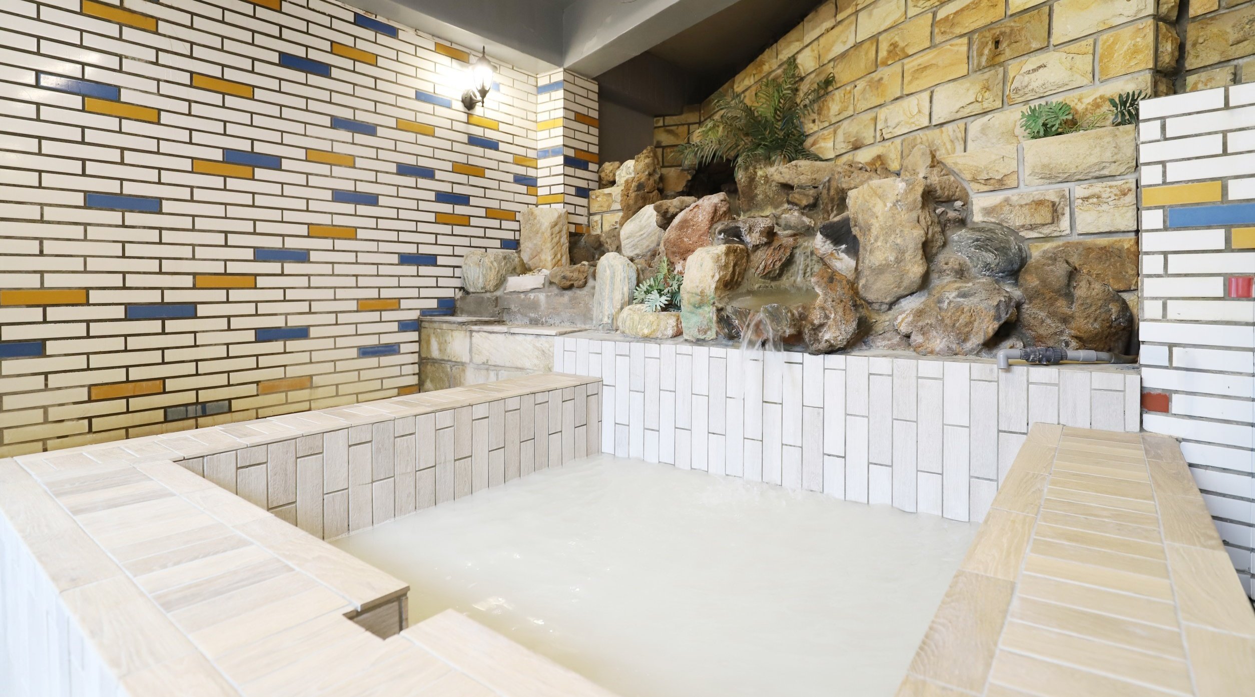 麗之湯溫泉會館-雙人湯屋 1.5h ｜贈【哈根達斯冰淇淋】｜原石牛奶浴