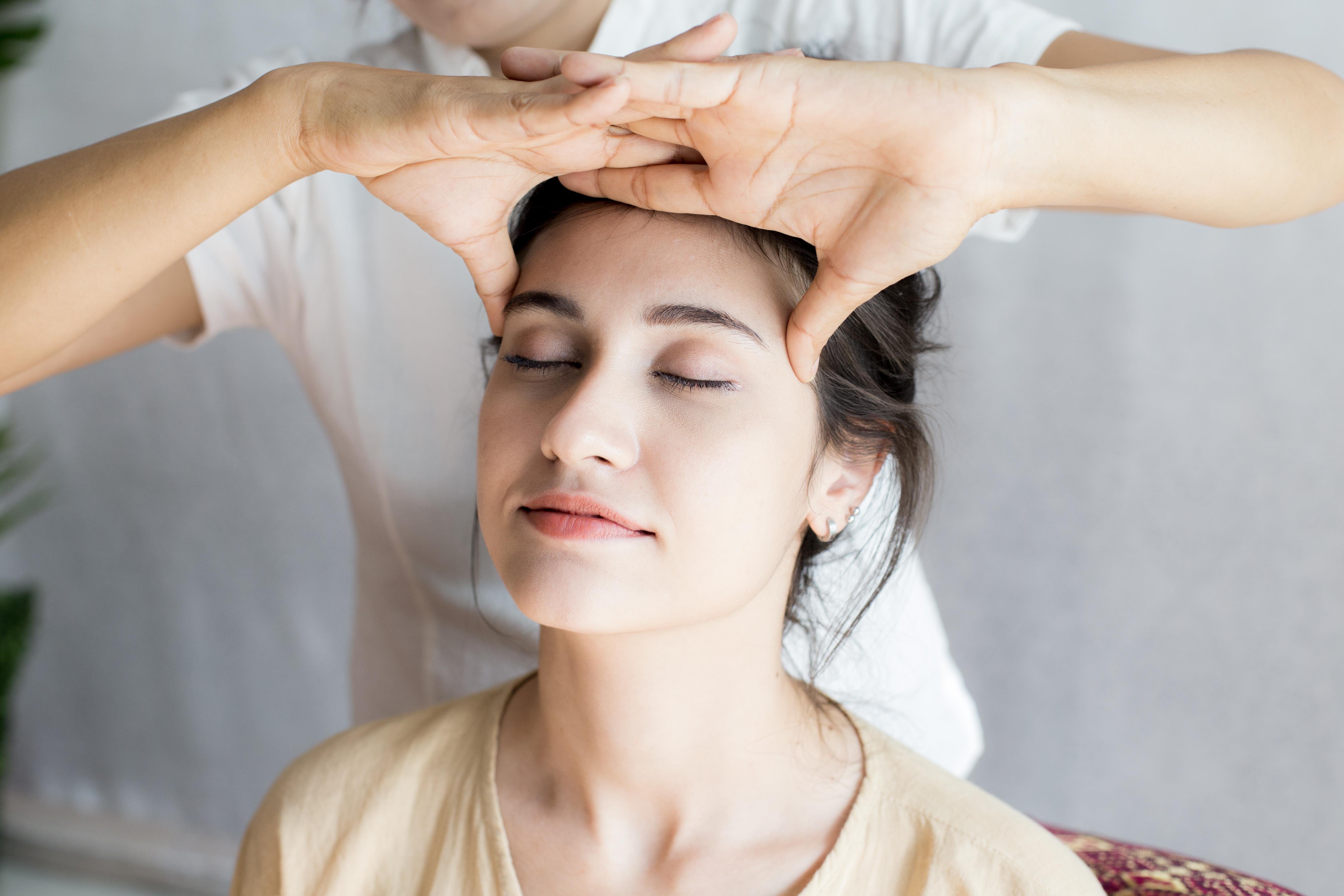 Natural Touch Massage (Ratchathewi)-頭肩頸按摩 60/90/120 分鐘