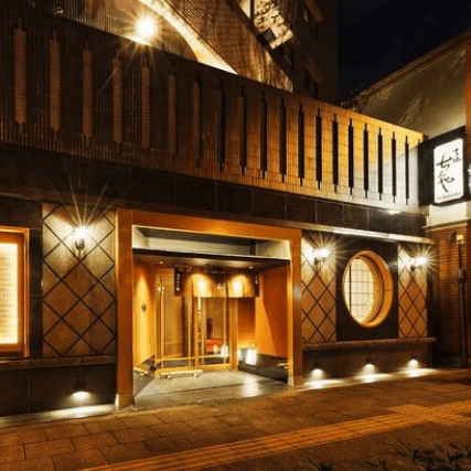 鮨 Rikaku：身為海外觀光客，在結束一天的淺草觀光行程後，壽喜燒 Chinya 淺草本店 是個放鬆身心、享受美食的好去處。