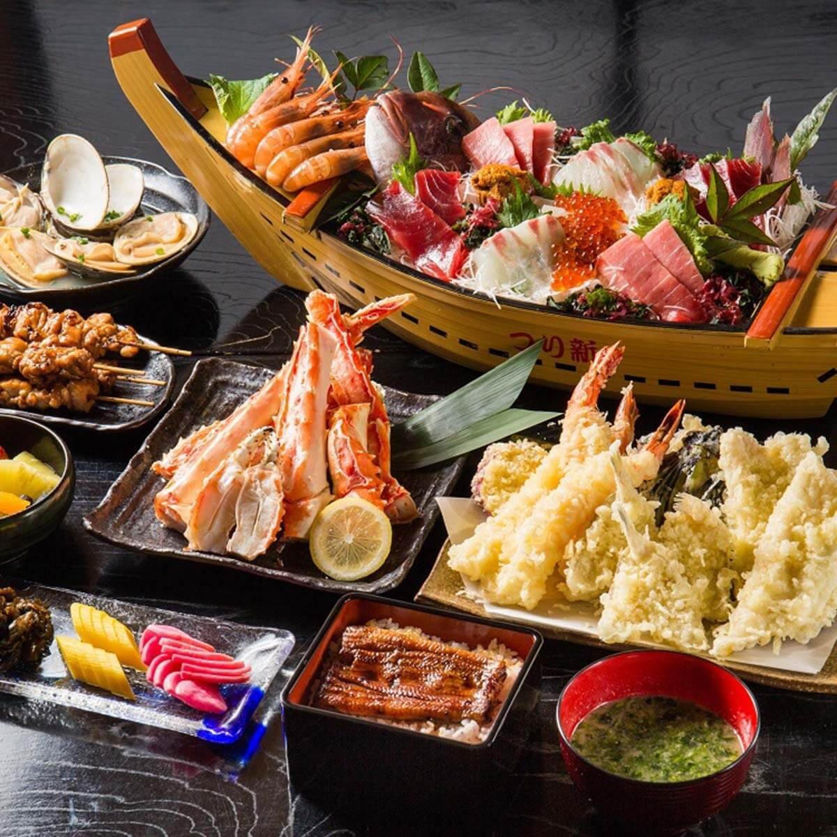 屋形船 釣新秉持著對季節旬味的堅持，主打江戶前的傳統烹調藝術。