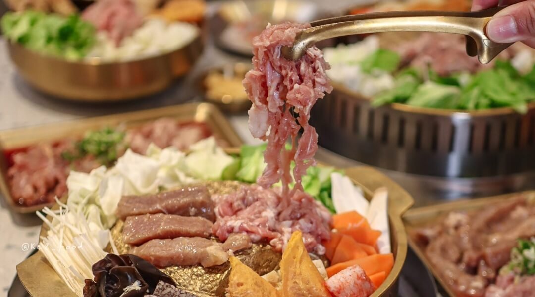 朴庶銅盤烤肉一鍋火烤兩吃,吃烤肉的同時也能品嚐火鍋!