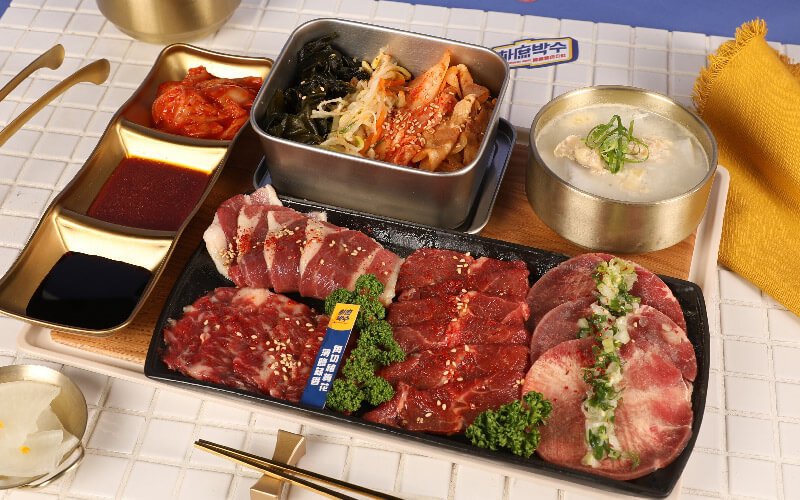 朴庶韓國烤肉拼盤可一次吃到多種部位肉品，CP值高