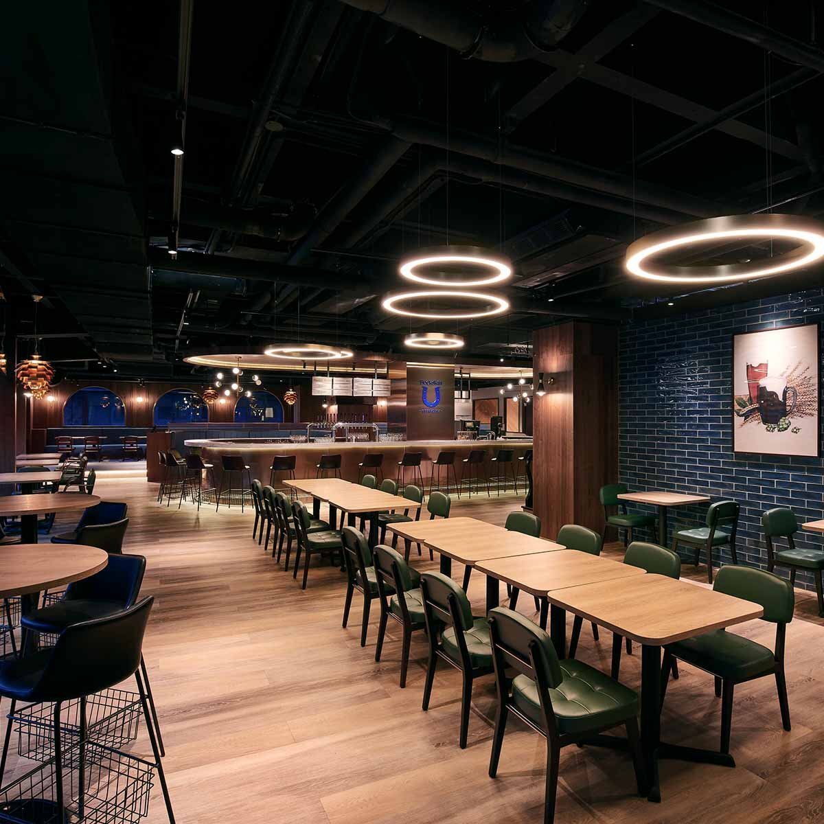 柏克金啤酒餐廳聚餐長桌