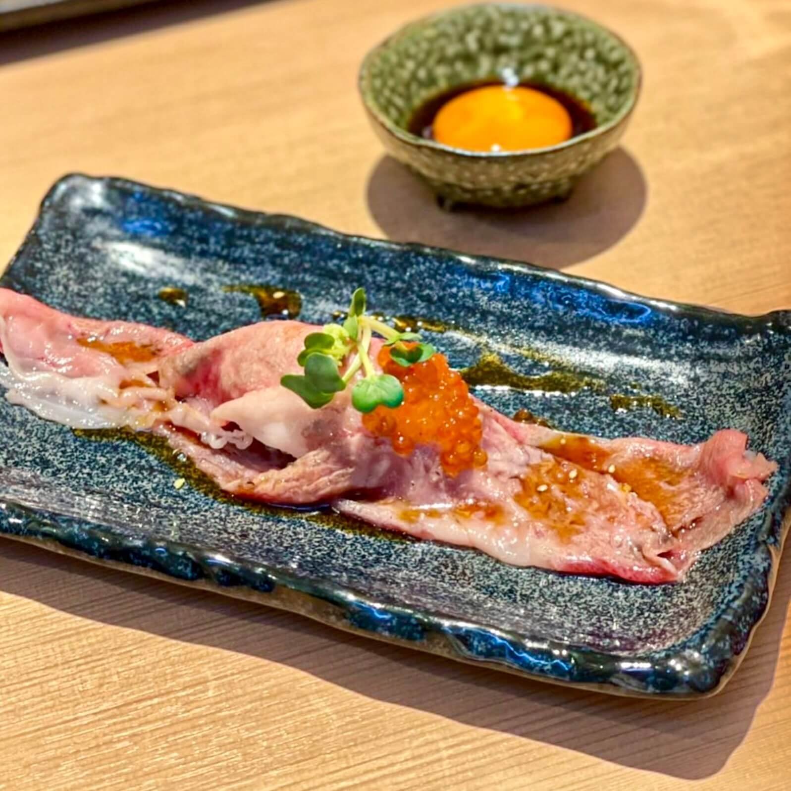 涮涮邸 壽  池袋本店 還有奢華的石垣牛肋眼，油花分布均勻，入口即化，展現日本頂級和牛的獨特風味。