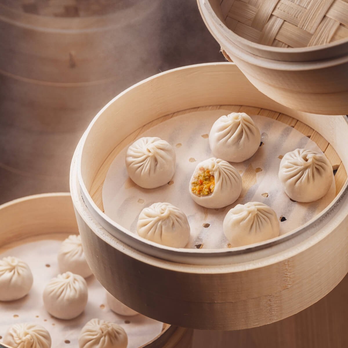 漢來上海湯包必點的是新鮮現折的多汁湯包