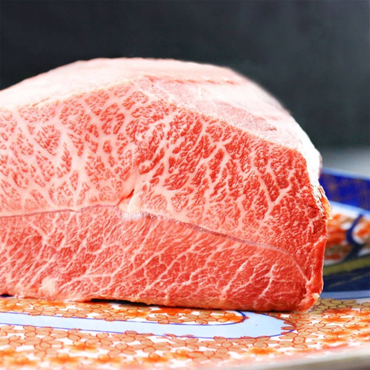 燒肉_西麻布_燒肉 Nikudarake：田村牛板腱則以其豐富的油脂與肉汁，成為饕客們的最愛。