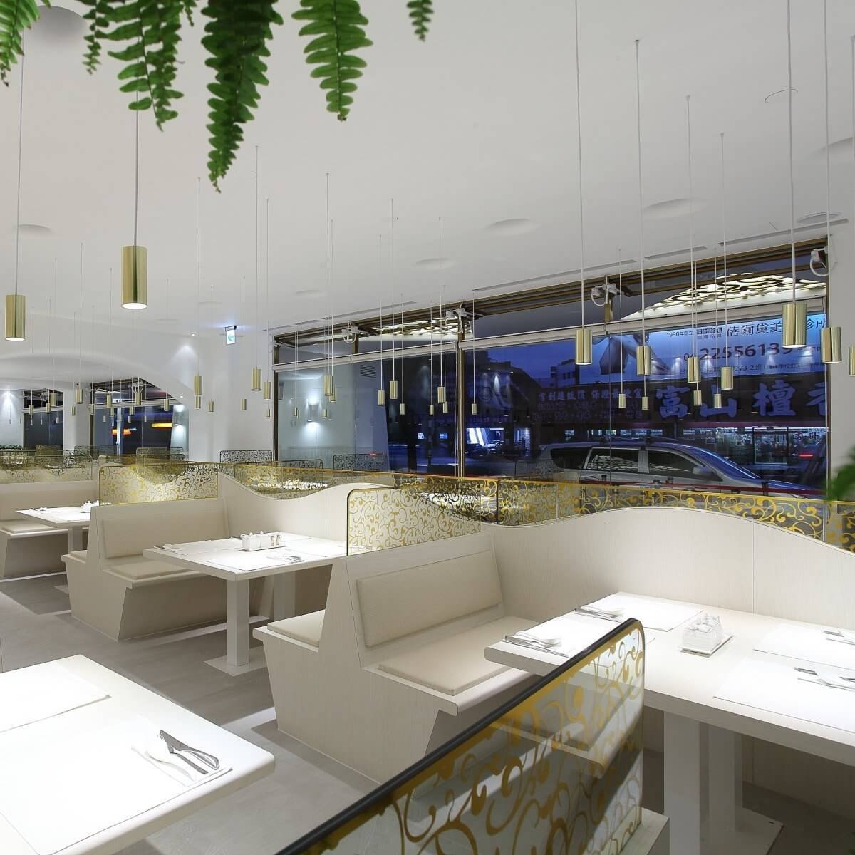 赤鬼牛排環境典雅舒適,明亮的風格很適合聚餐