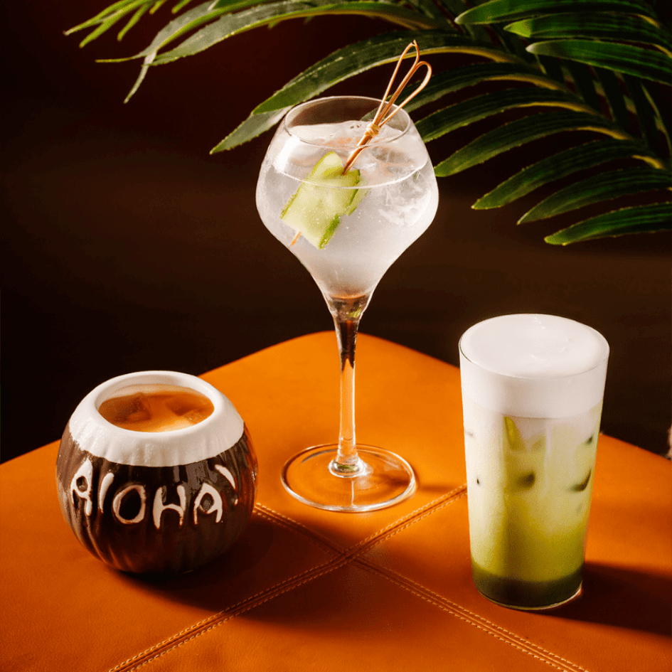 Flare Taipei 特色創意調酒展示,包含熱帶風格椰子杯調酒與綠意清爽酒款,台北信義區高品質調酒與夜生活推薦