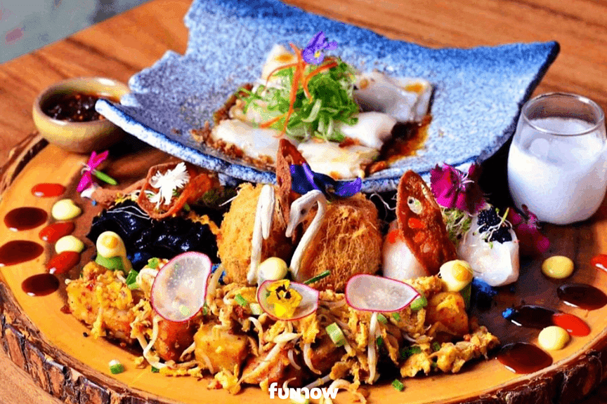 Halley at Mandarin Palace