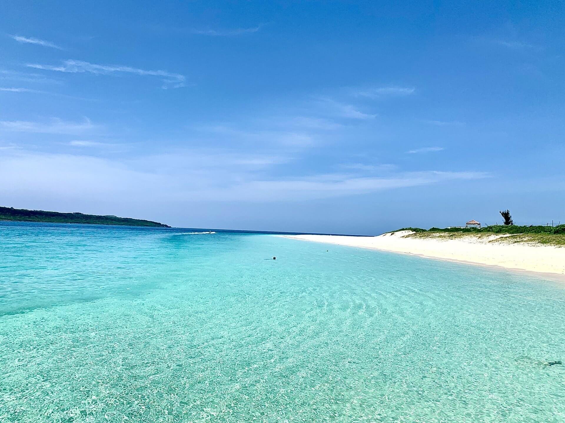 宮古島與那霸前濱海灘：擁有東洋第一美稱的長白沙灘與蔚藍海域。