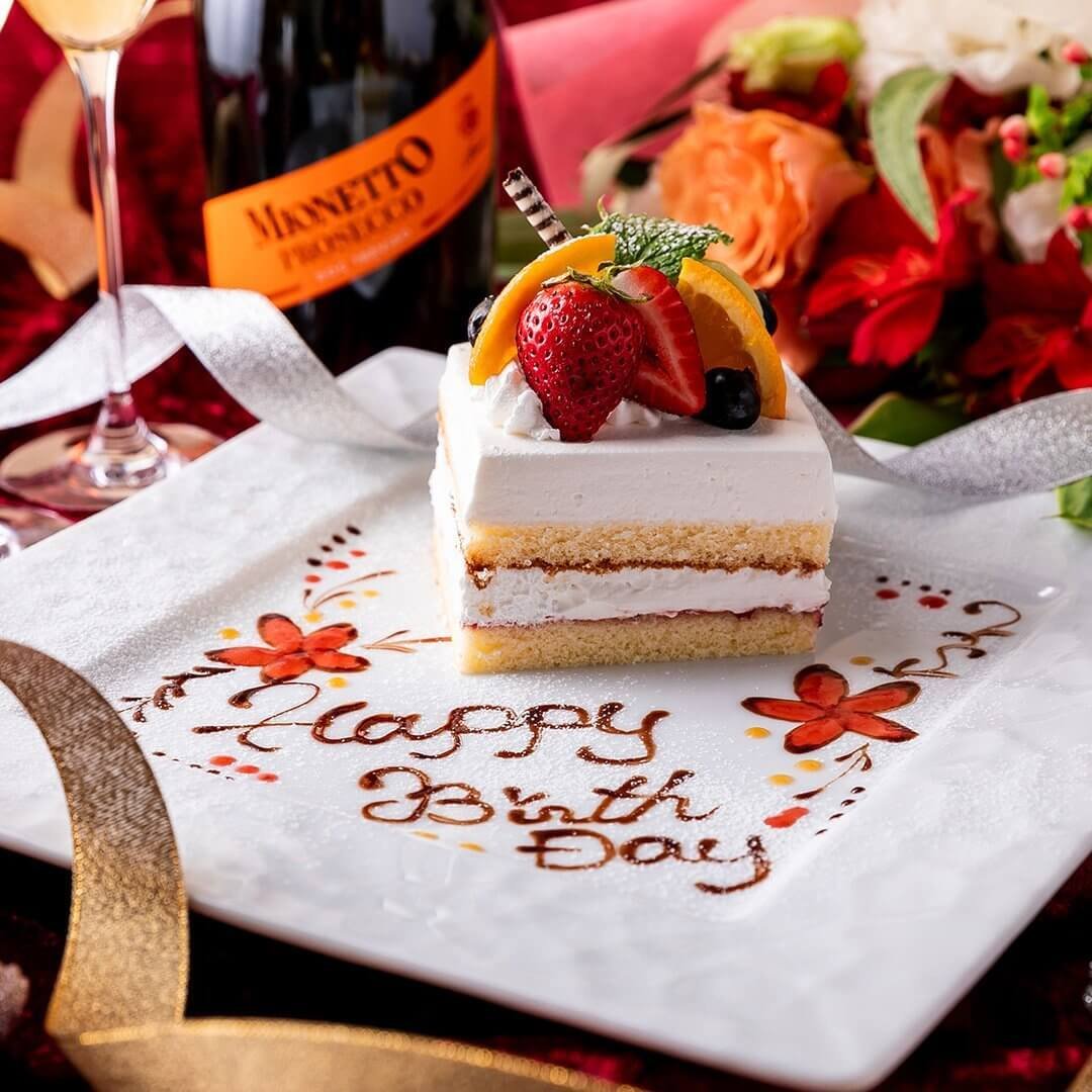 PRIME TOKYO 新宿野村大樓 49F精緻餐點，擺盤也精心製作。