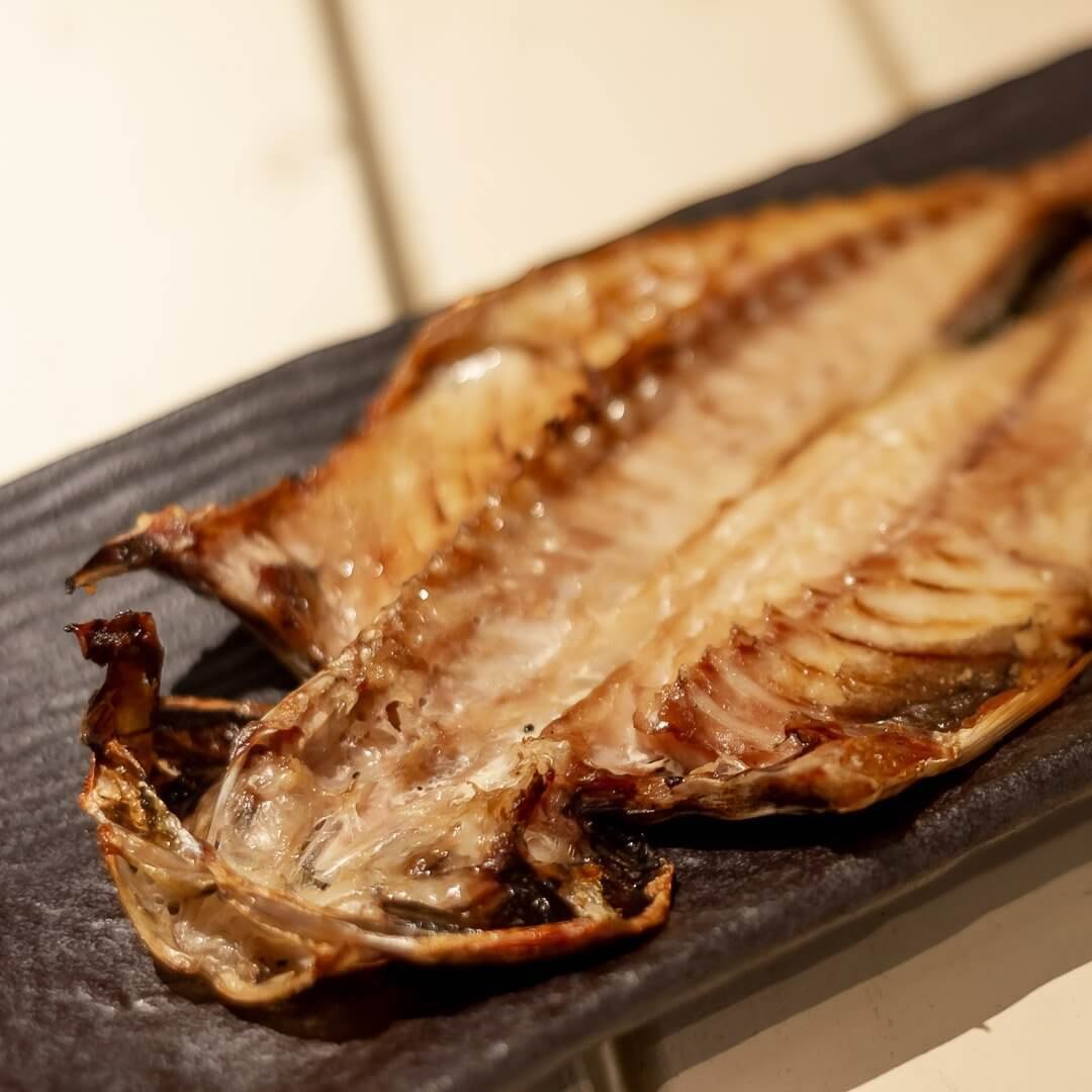 Soulmate Beach恰到好處的鹽封，逼出了鯖魚深層的油脂香氣。