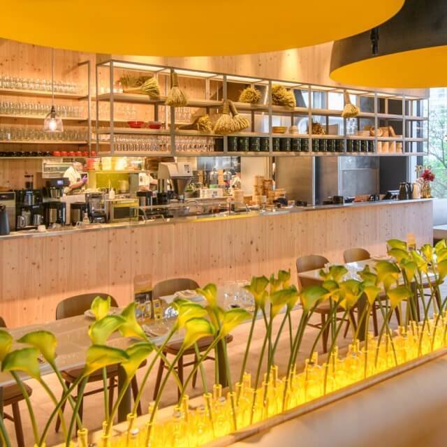 YABI 明亮寬敞的環境很適合聚餐