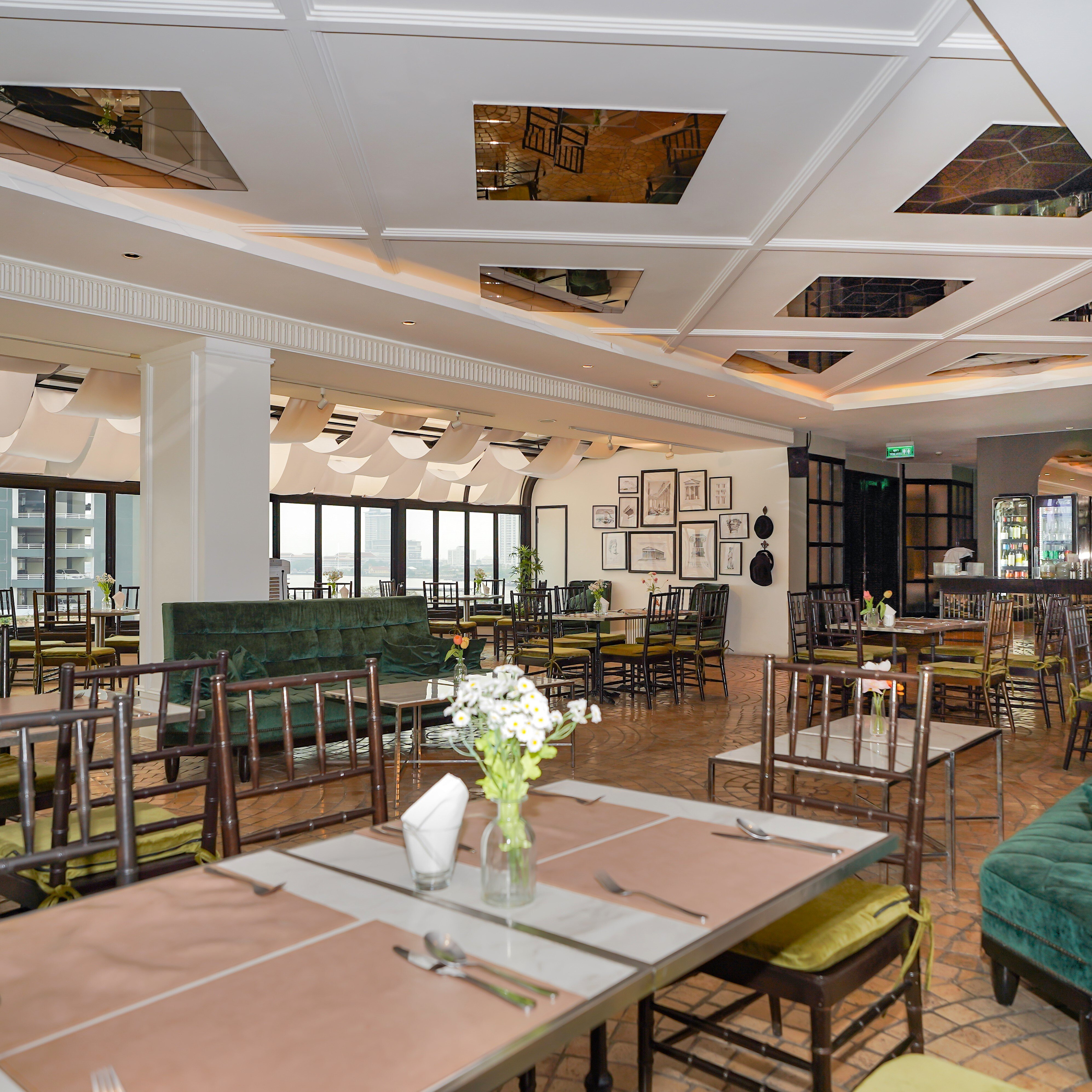 ท็อปน็อต รูฟท็อป แอนด์ บาร์ @ โรงแรมวันซ์ กรุงเทพฯ