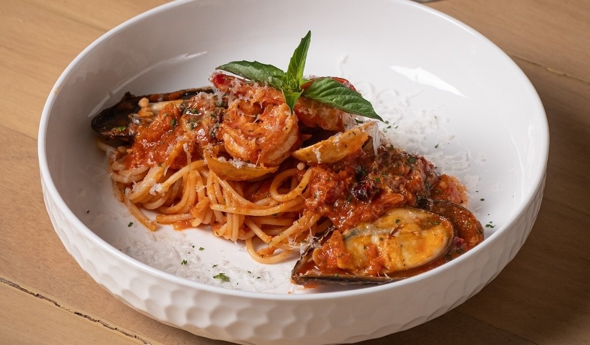 ฟิกเกอร์กราวด์ ไวน์ บาร์