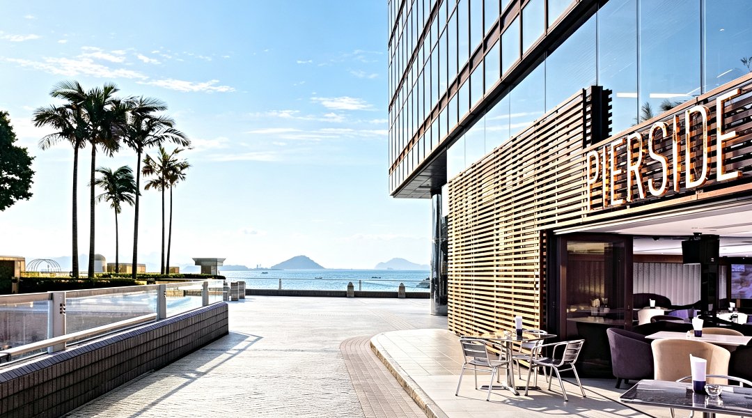 Pierside Bar & Restaurant @ Royal Pacific Hotel