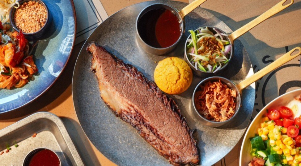 DECKLES Smokehouse @ Voco Bangkok