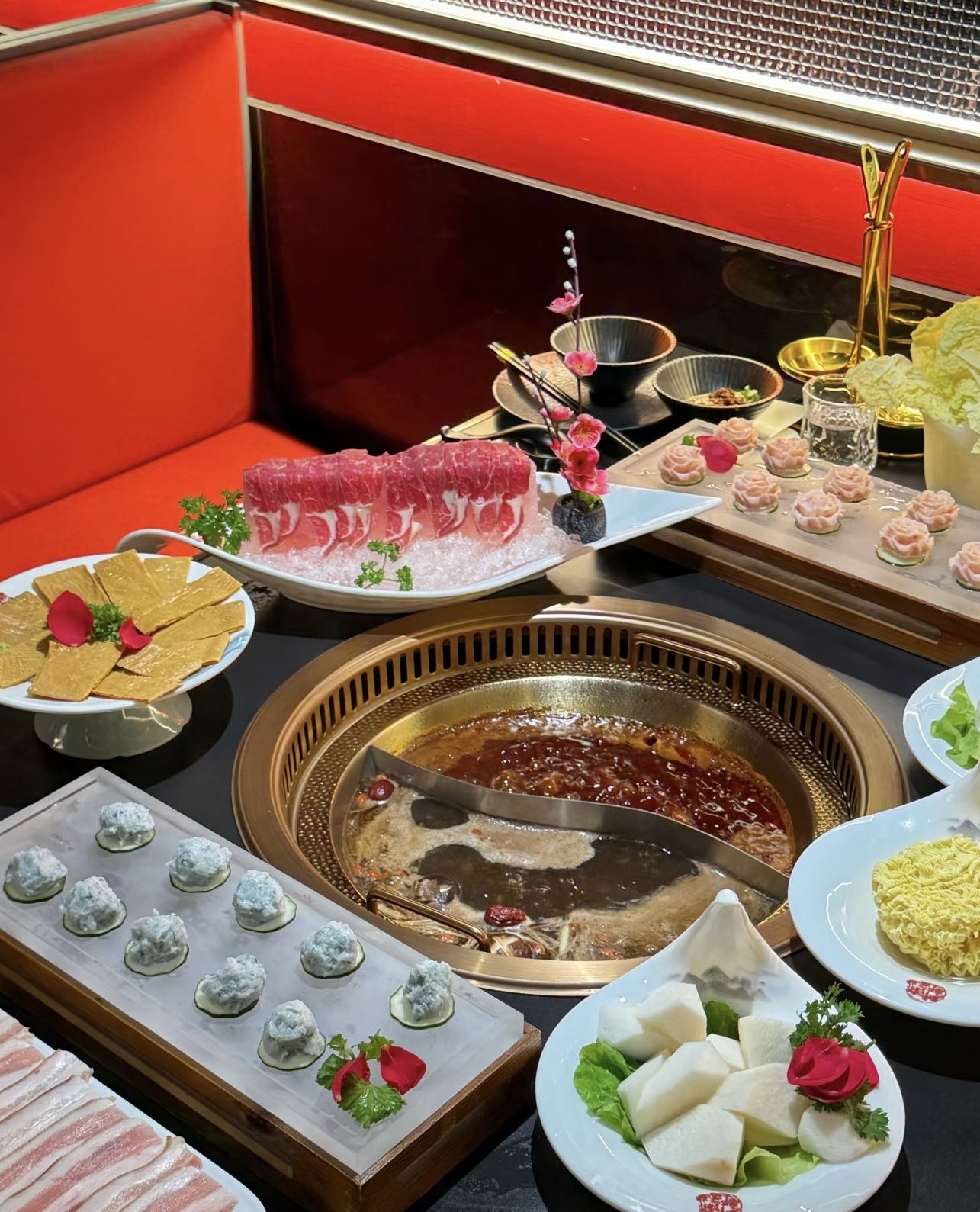 Chuan Yu Bu Luo 川渝部落 正宗重庆老火锅