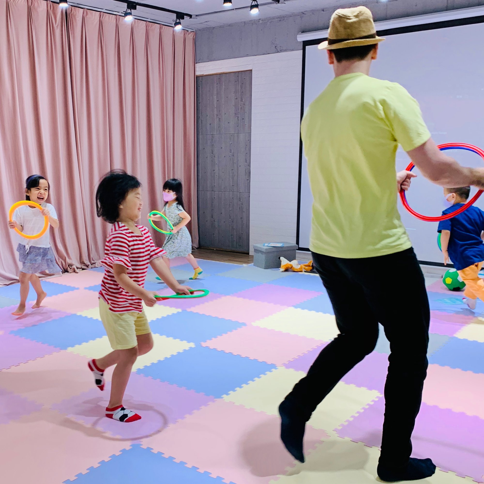 4~7歲】全美外師兒童英文會話：音樂律動X 自信開口說英語｜Niceday