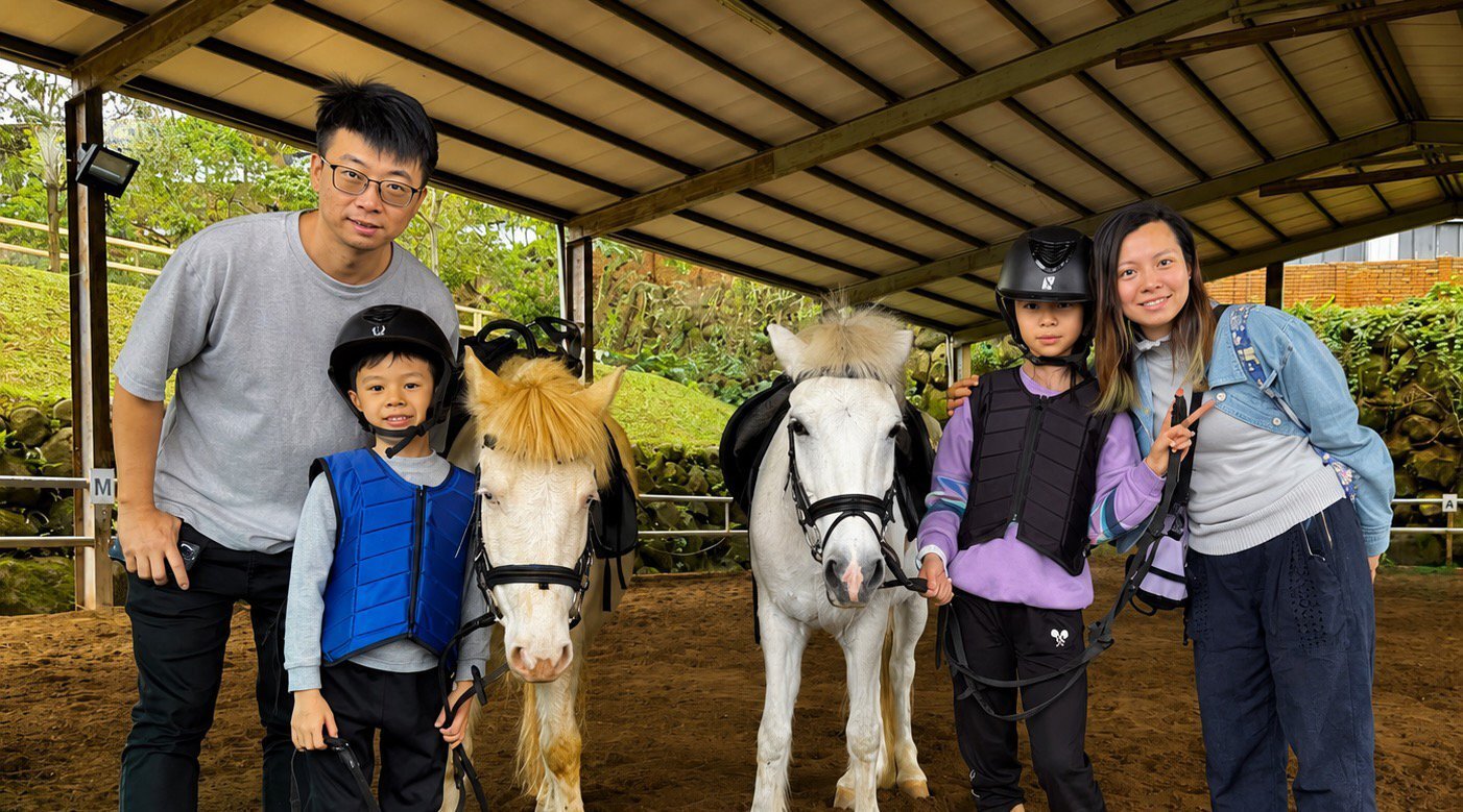 【3~4歲】幼兒馬術初體驗：認識馬兒Ｘ餵食互動Ｘ騎乘體驗