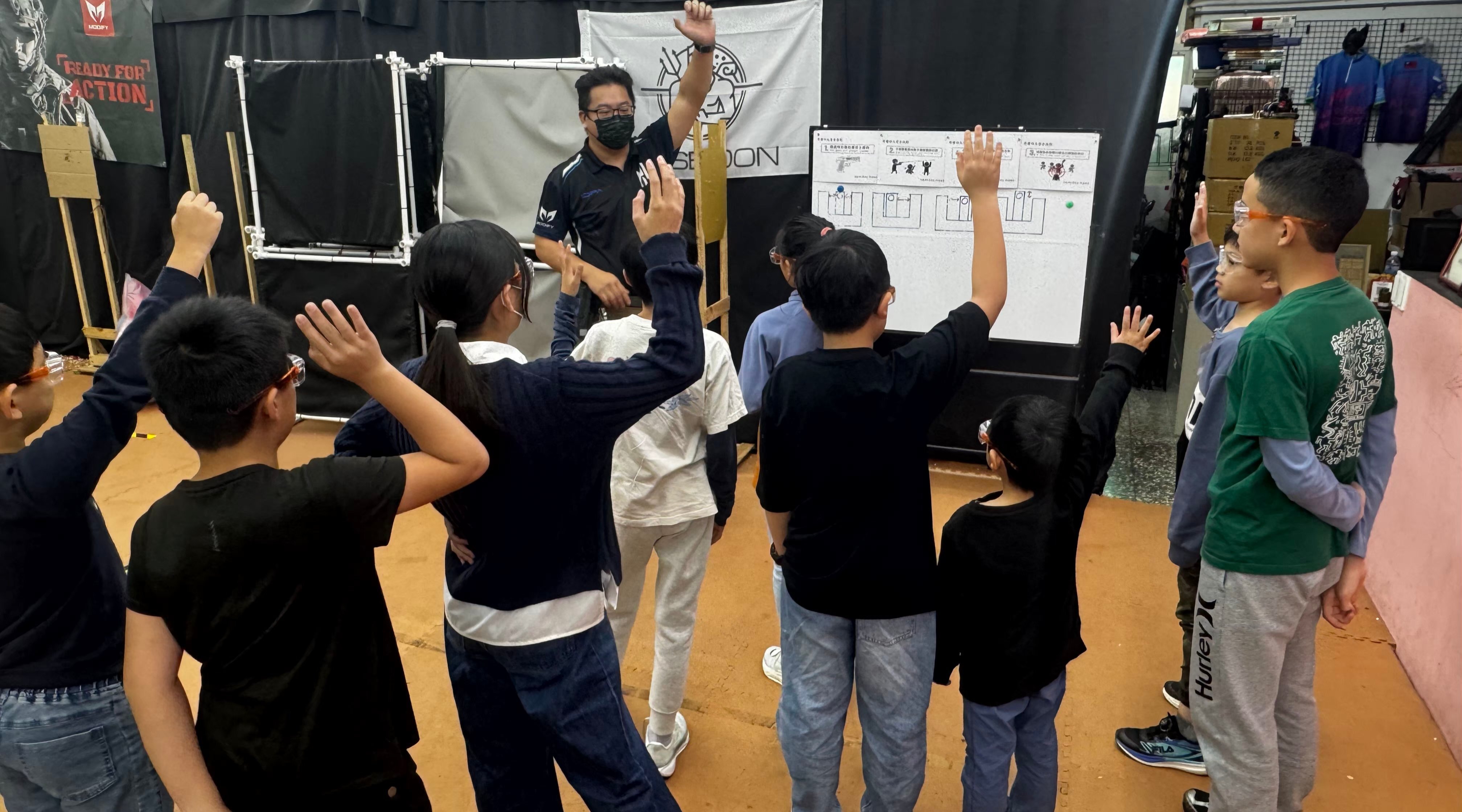 【一～九年級｜D班：單手與戰術優先順序】小小神射手！基礎射擊研習