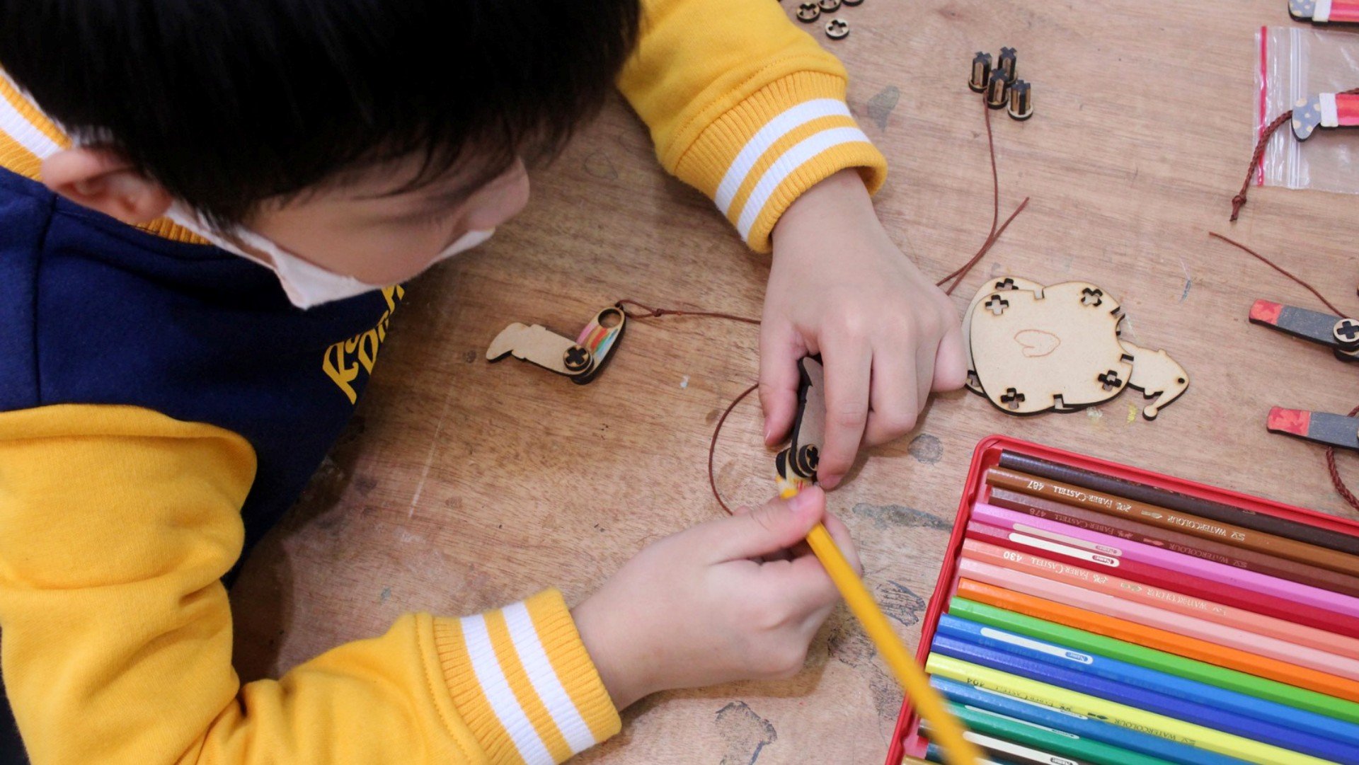 【5歲以上】組裝自己的機關玩具: 彩繪手作拉線玩偶