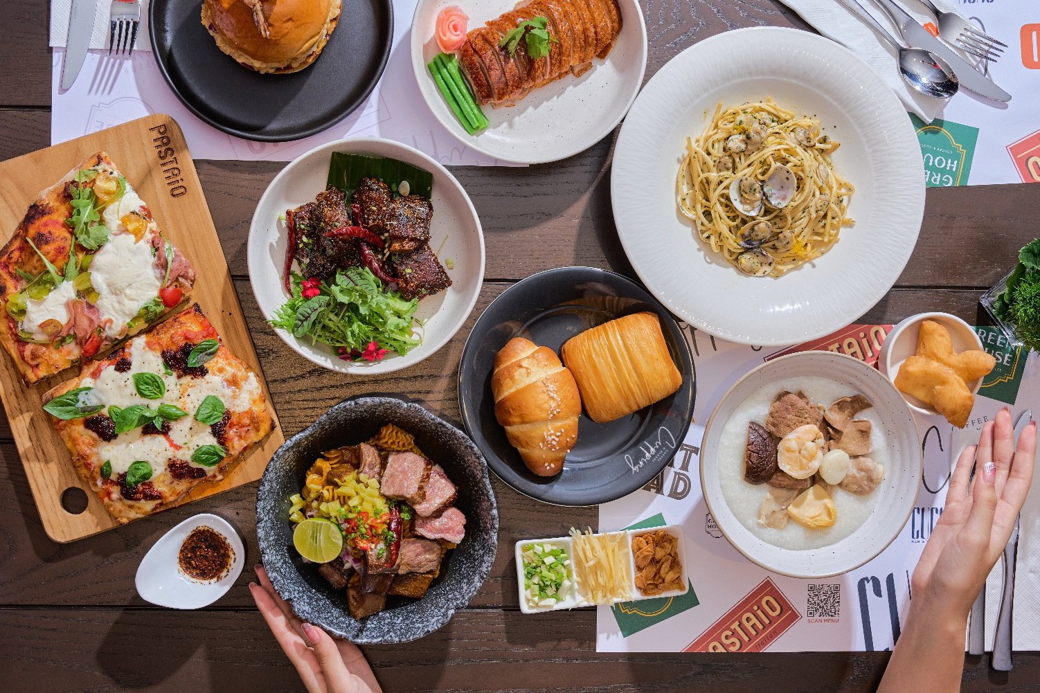 The QUAD - ร้านอาหารสุขุมวิท @ โรงแรมแลนด์มาร์ค กรุงเทพฯ
