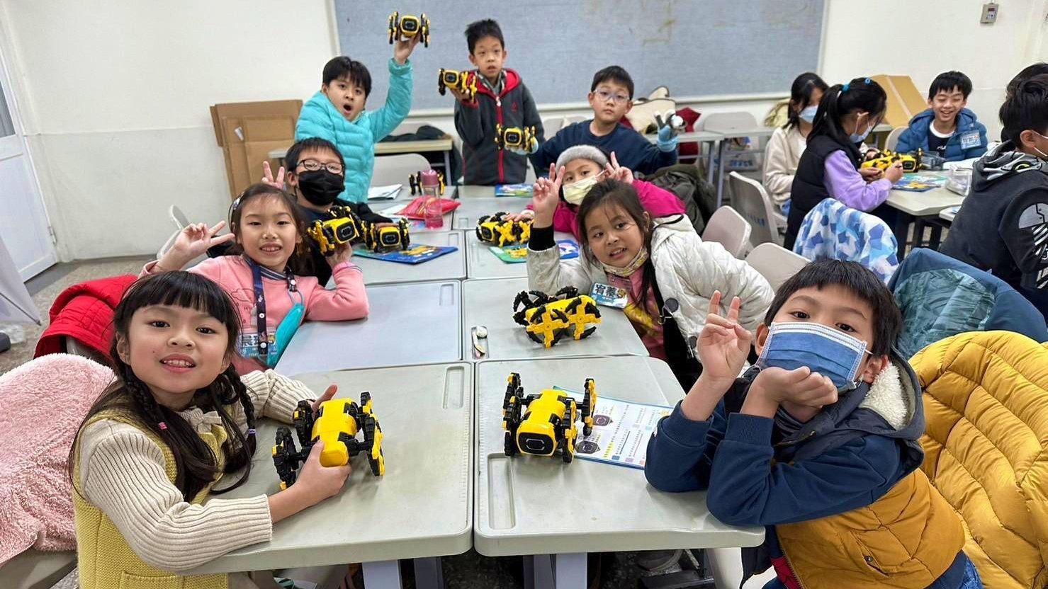 【升小一~升國一|中正區】Racing 造車俱樂部五日夏令營:賽車 DIY X 關卡挑戰 X 提升空間邏輯