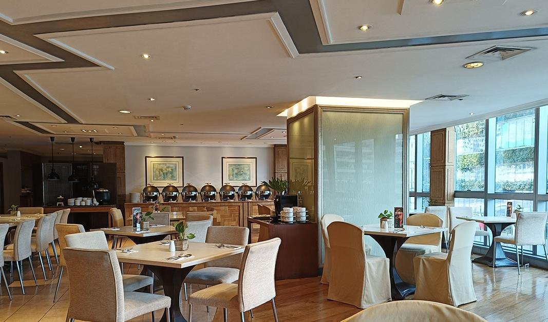 Restaurant 5 @ Discovery Suites