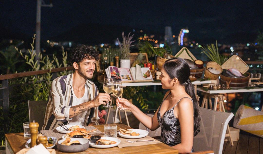เดอะไดนิ่งรูม @ สกายวิว รีสอร์ท ภูเก็ต ป่าตองบีช (The Dining Room @ Skyview Resort Phuket Patong Beach)