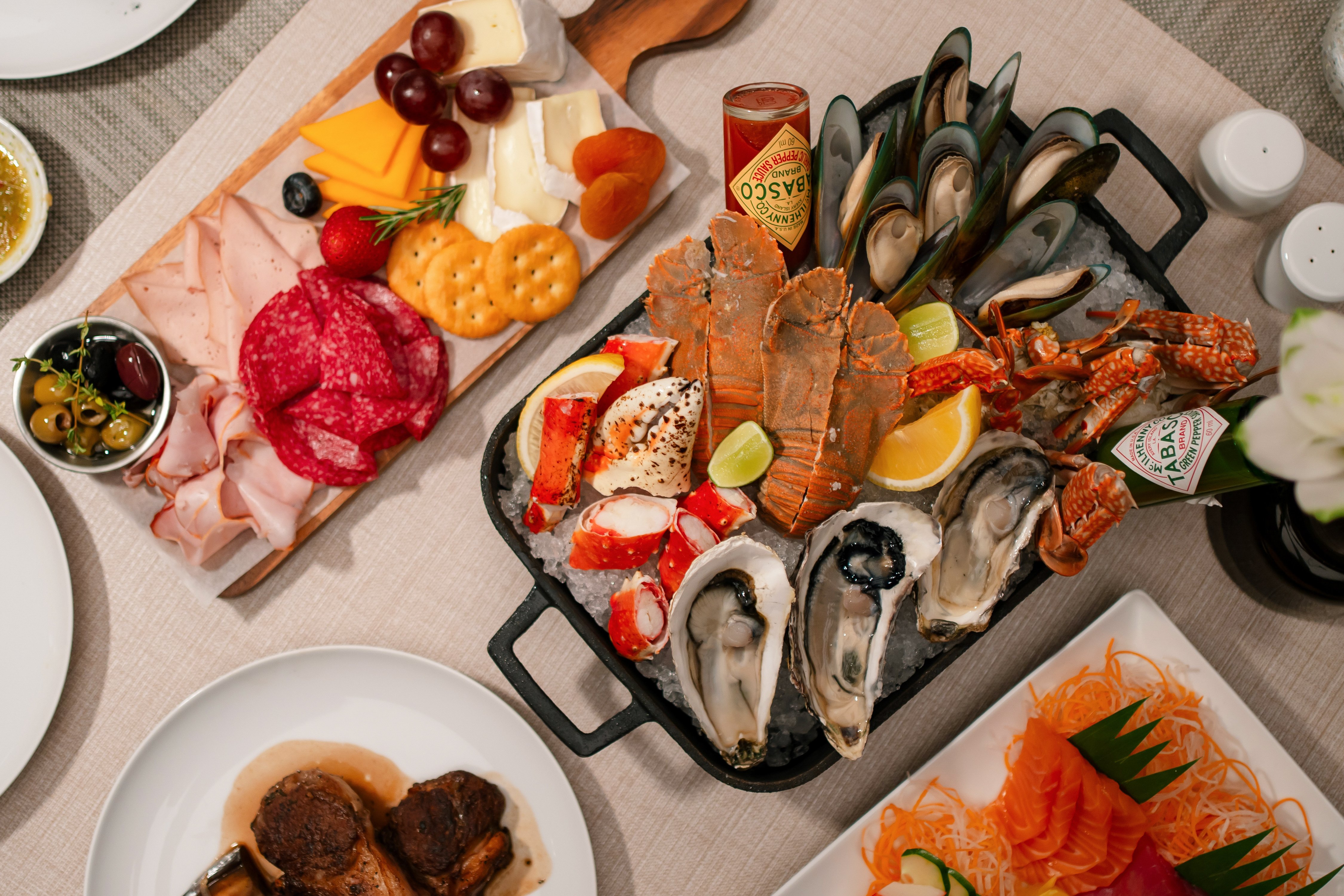 Chon Som @ Courtyard by Marriott Suvarnbhumi Airport