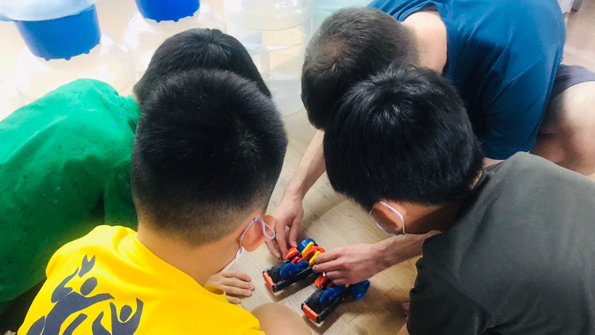 【10~14歲｜全英語｜進階】VEX GO 機器人設計五日半天兒童夏令營