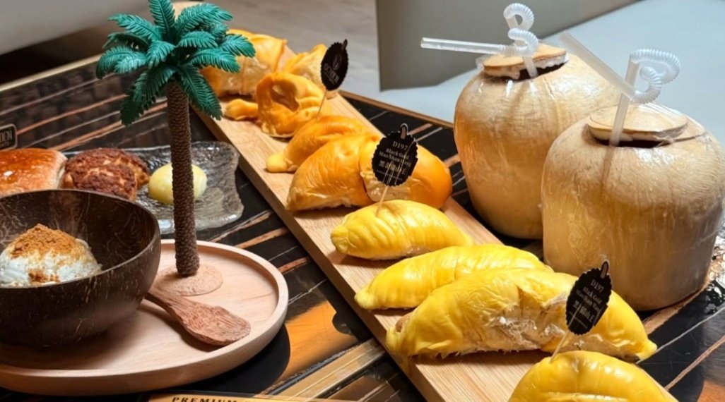 Golden Moments Durian Cafe @ North Bridge Road Bugis