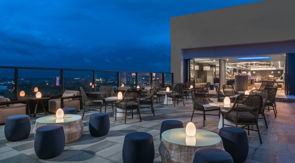 Straight Up Rooftop Bar @ Seda Vertis North